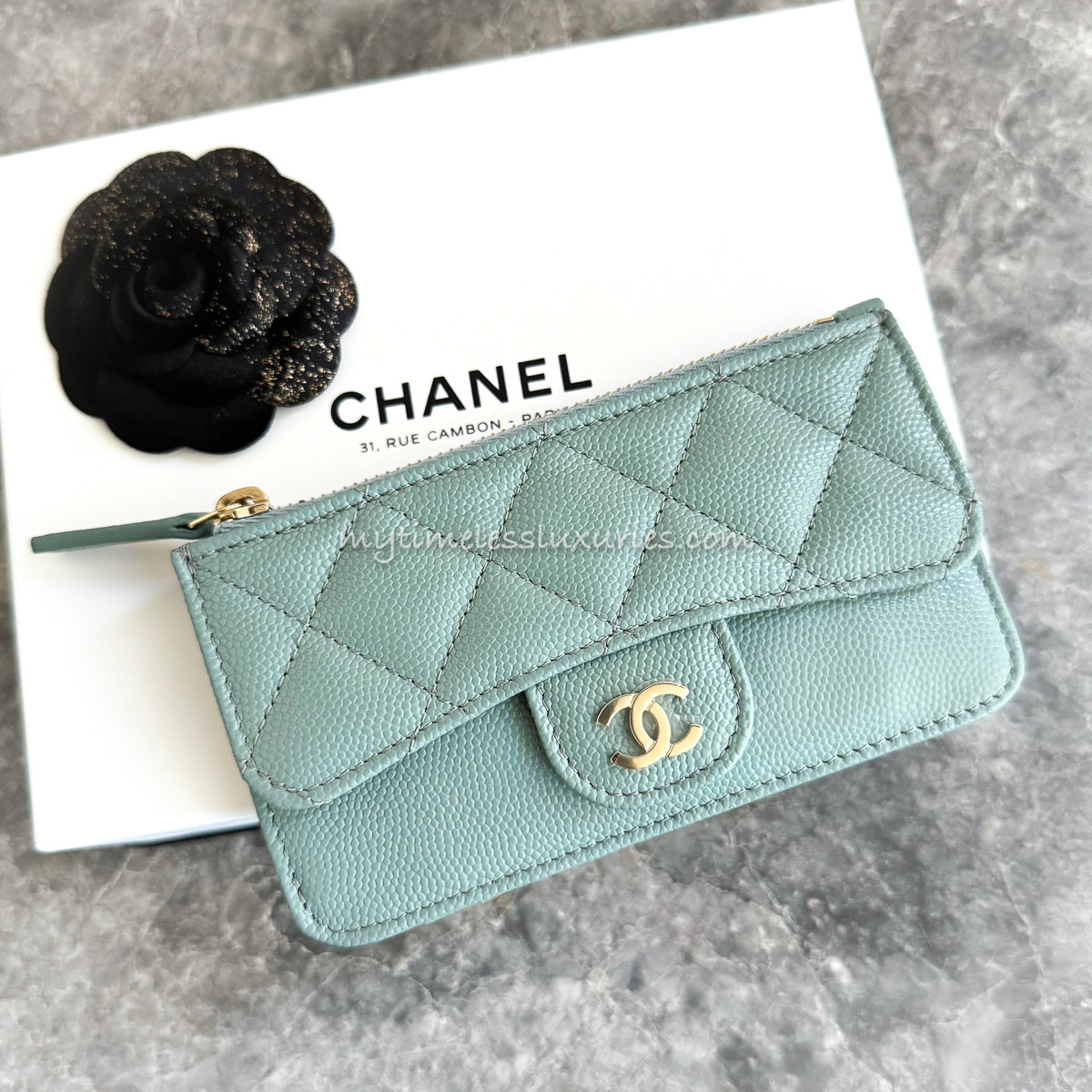 CHANEL 22P Red Caviar Flat Card Holder Lt Gold Hw *New