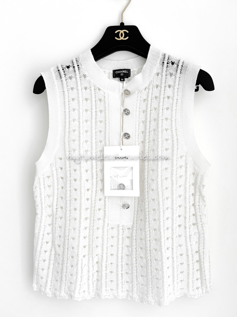 CHANEL 23A Sleeveless Top CC Buttons 36 White *New