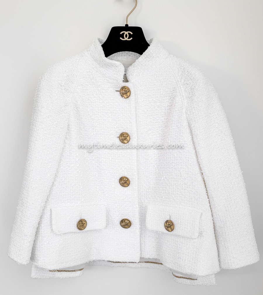 CHANEL 18C White Tweed Jacket Owl Buttons 36 - Timeless Luxuries