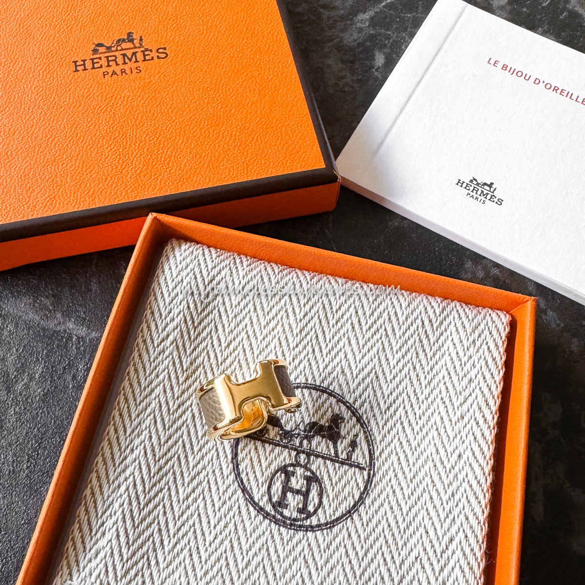 HERMES Olympe Ear Cuff Etoupe *New HERMES Olympe Ear Cuff Etoupe *New