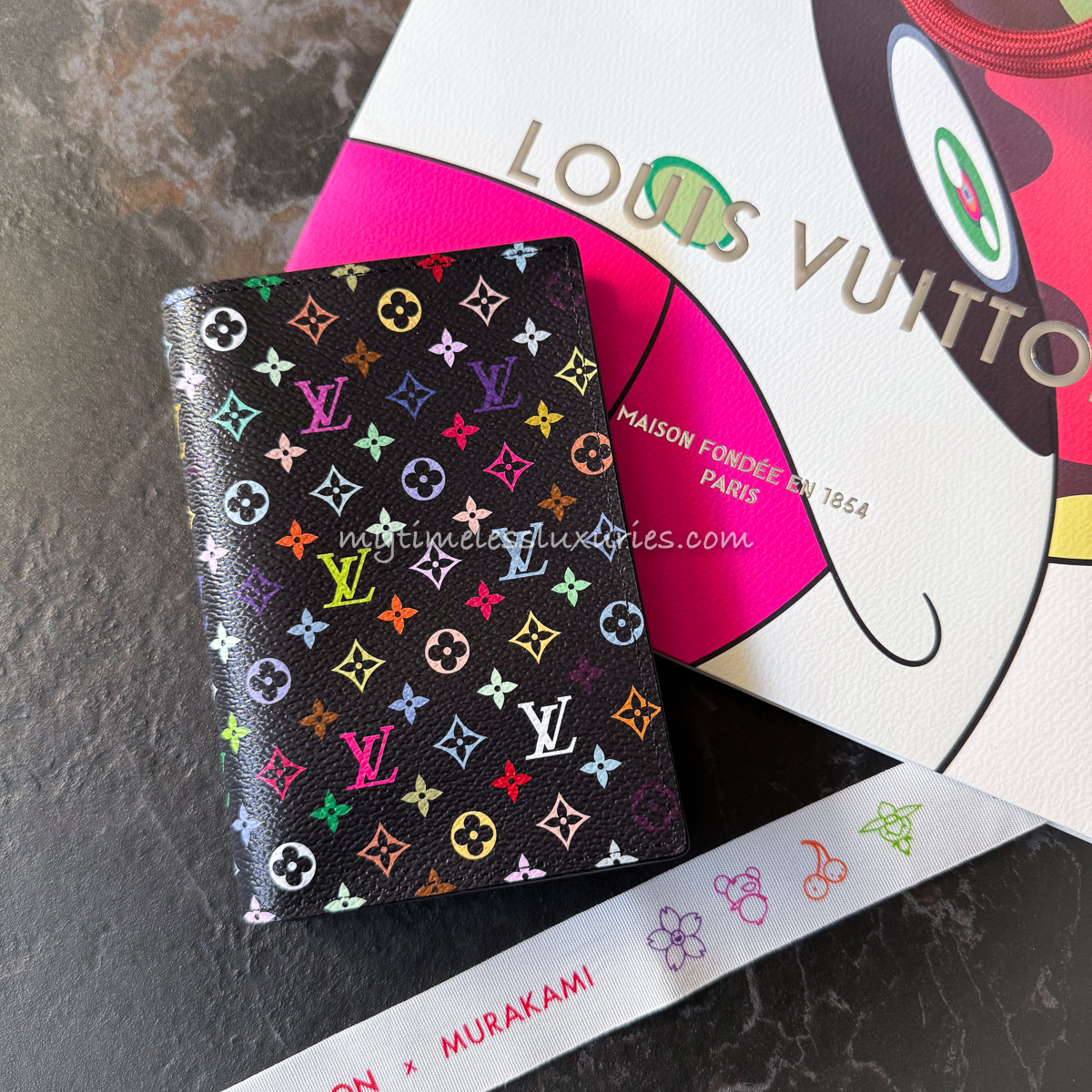 LOUIS VUITTON LV x TM Murakami Multicolore Passport Cover *New LOUIS VUITTON LV x TM Murakami Multicolore Passport Cover *New