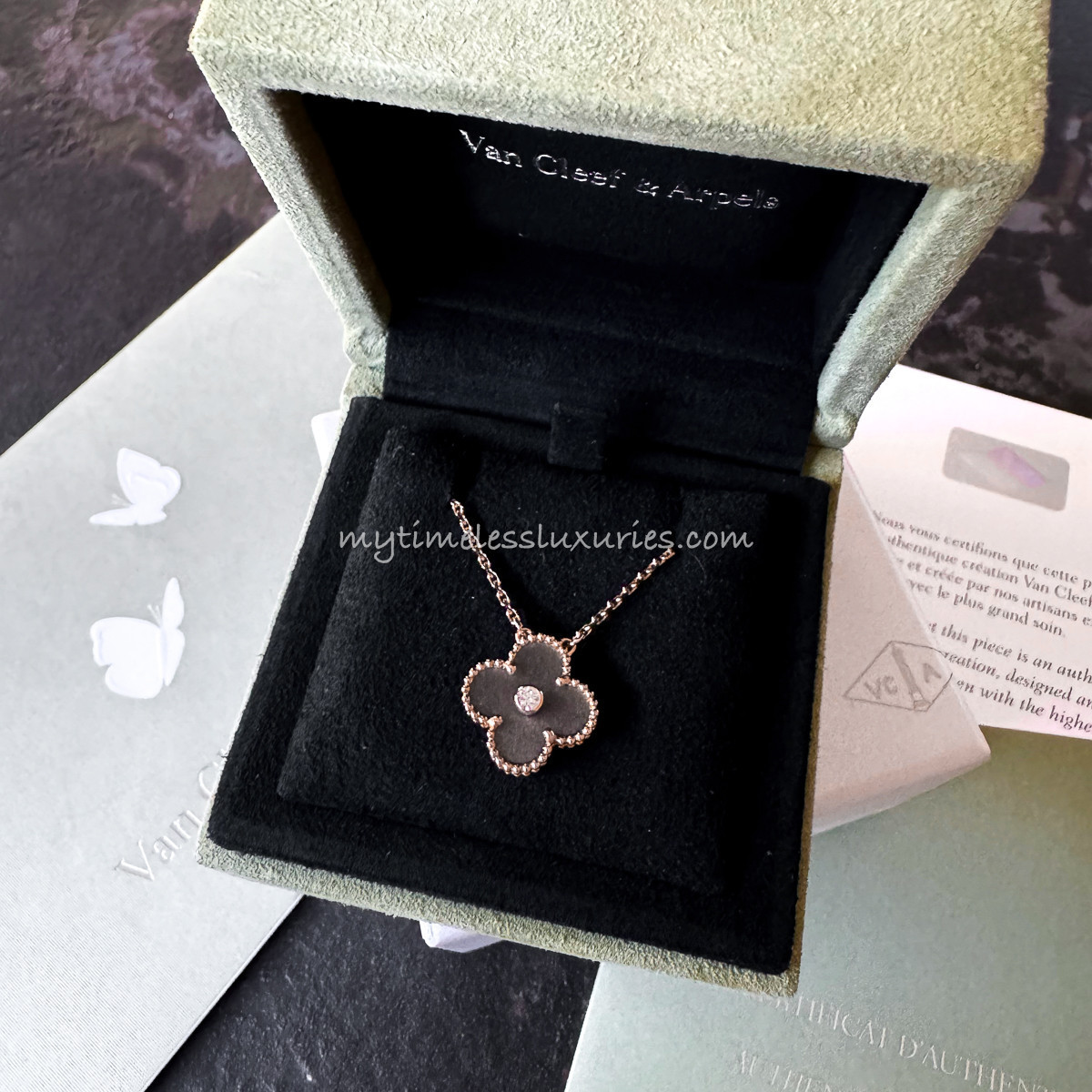 VAN CLEEF & ARPELS 2023 Holiday Pendant Obsidian/ Diamond/ RG