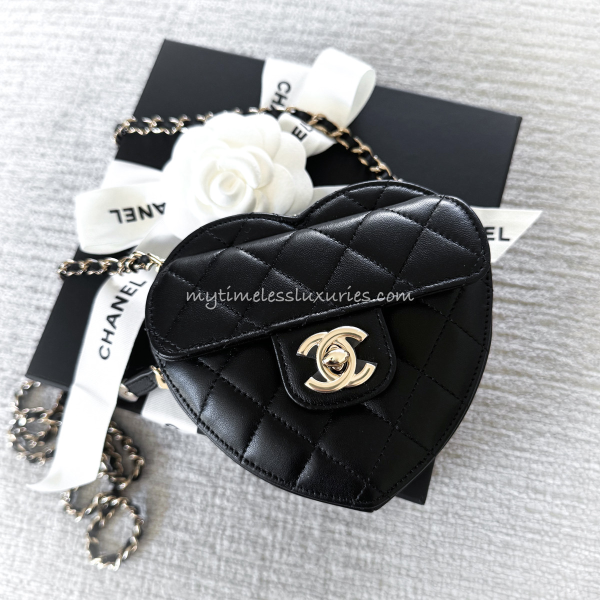 CHANEL 'CC in Love' Heart Bag Clutch w Chain *New