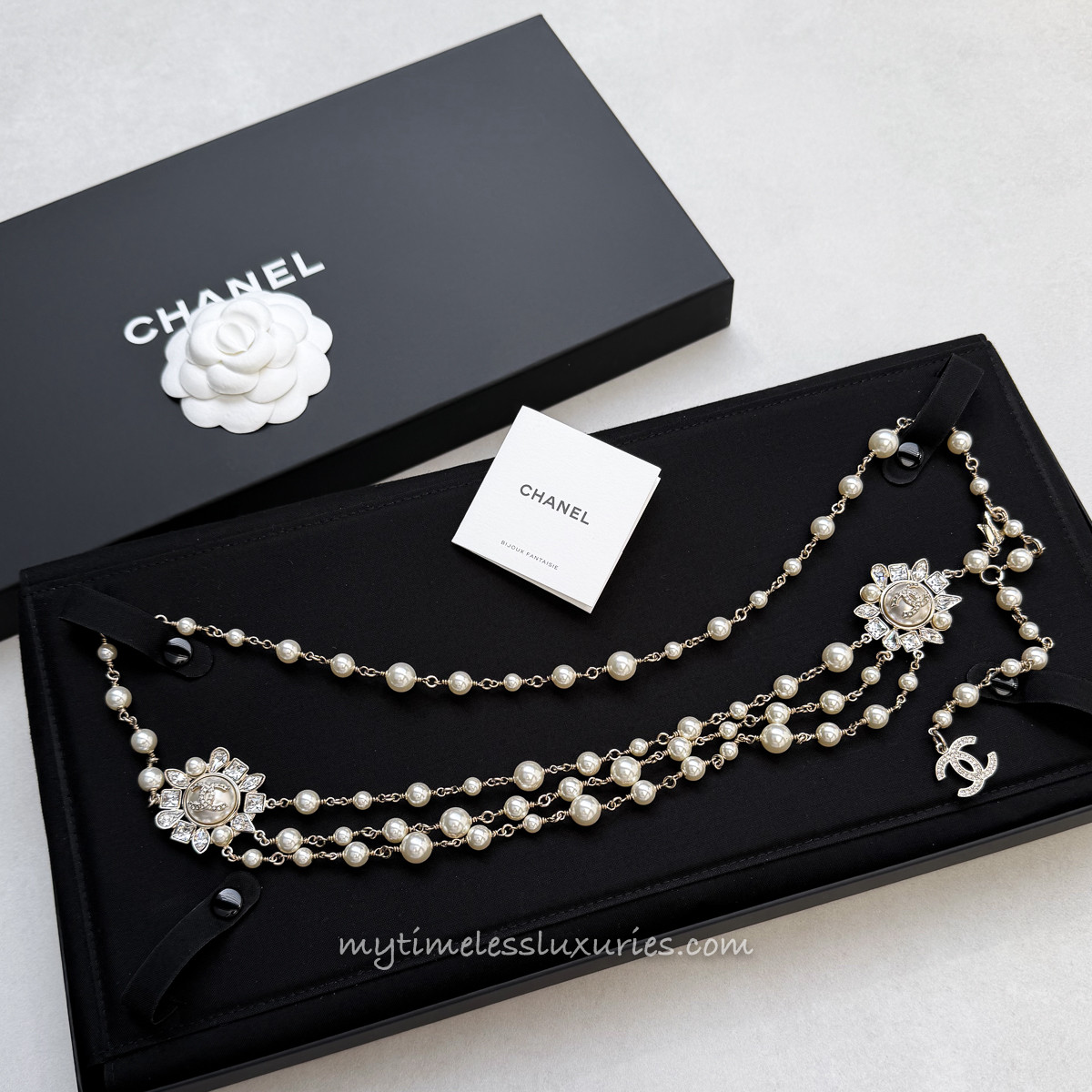 CHANEL 19K Pearl/ Strass Crystal Multi Stand Belt 80 *New