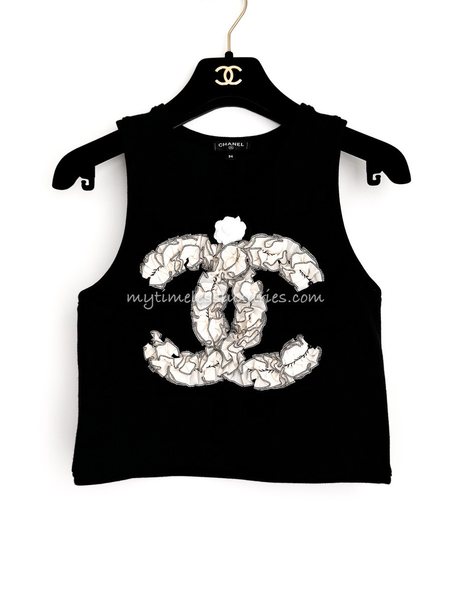 CHANEL 20A Metiers d'Art CC Sleeveless Cropped Top 34