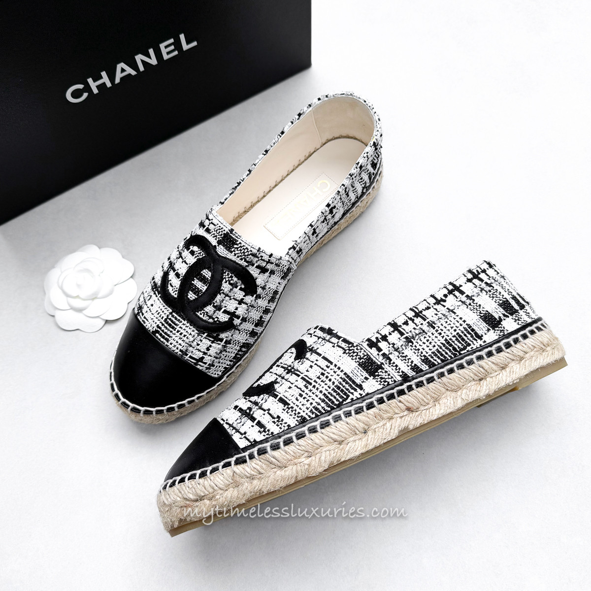 CHANEL Tweed & Leather CC Espadrilles 40 *New