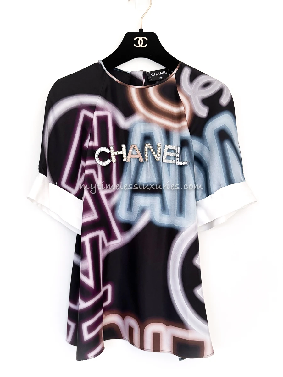 CHANEL 21S Runway Printed Silk Top