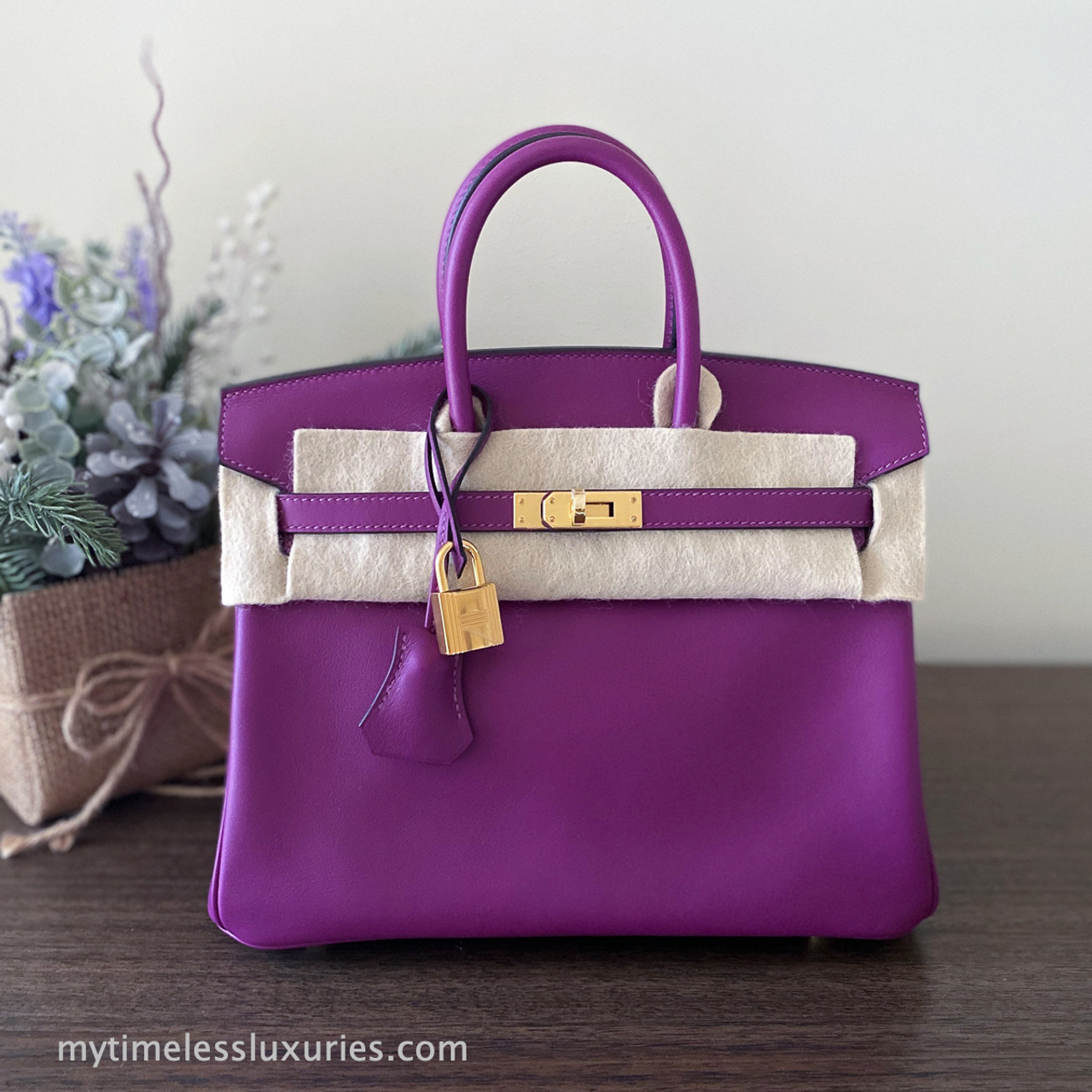 Hermès Birkin 25 In Anemone Swift Leather With Gold Hardware in Purple