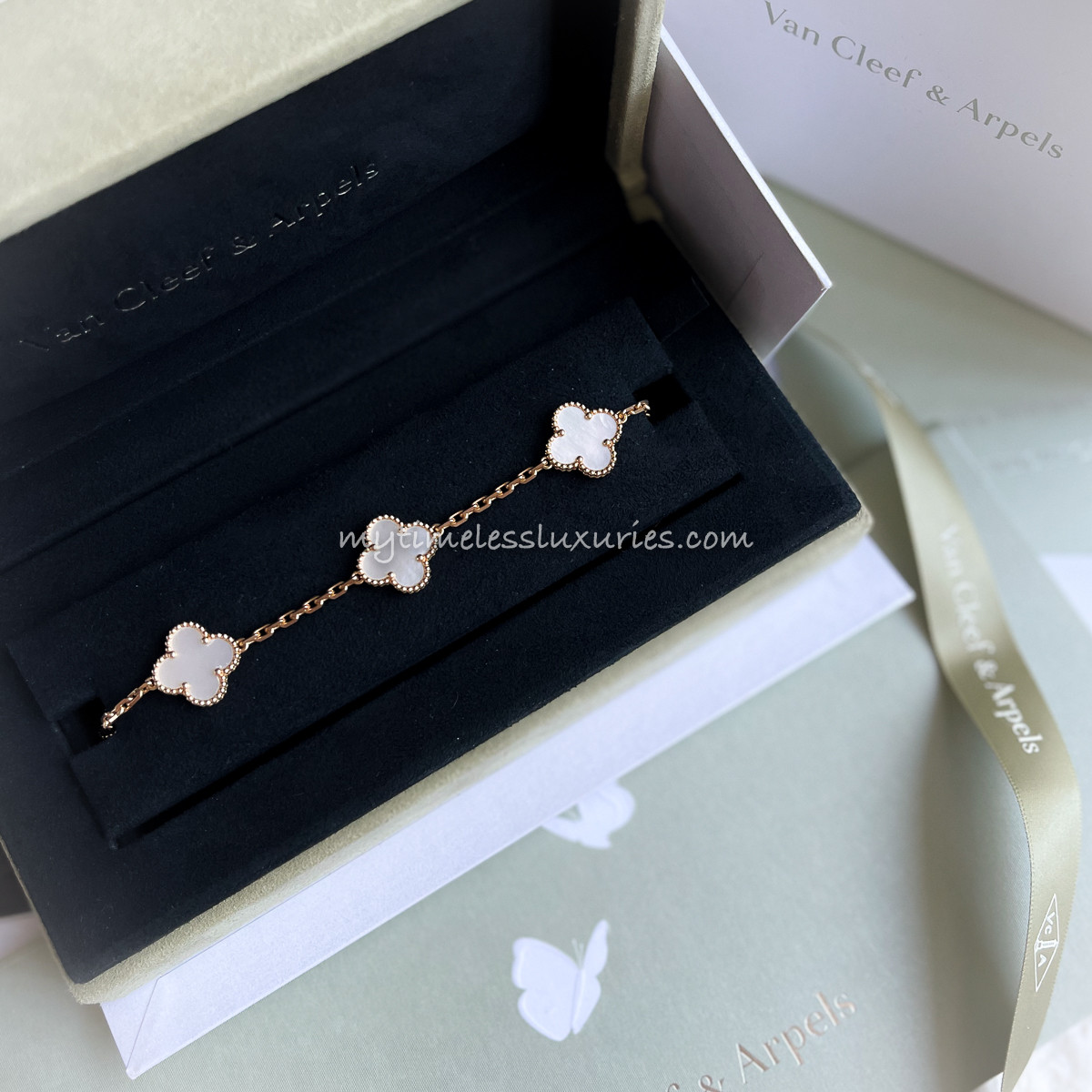 VAN CLEEF & ARPELS Vintage Alhambra 5 Motifs Bracelet White MOP 