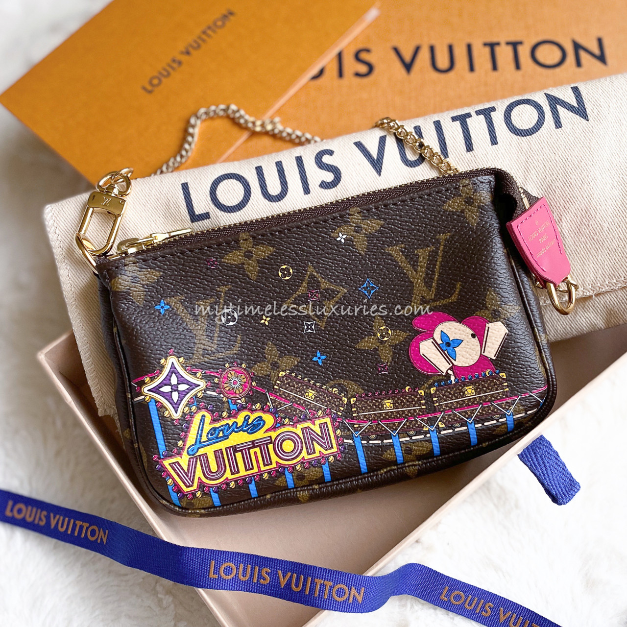 Louis Vuitton 2020 Christmas Animation Monogram Mini Pochette Accessories