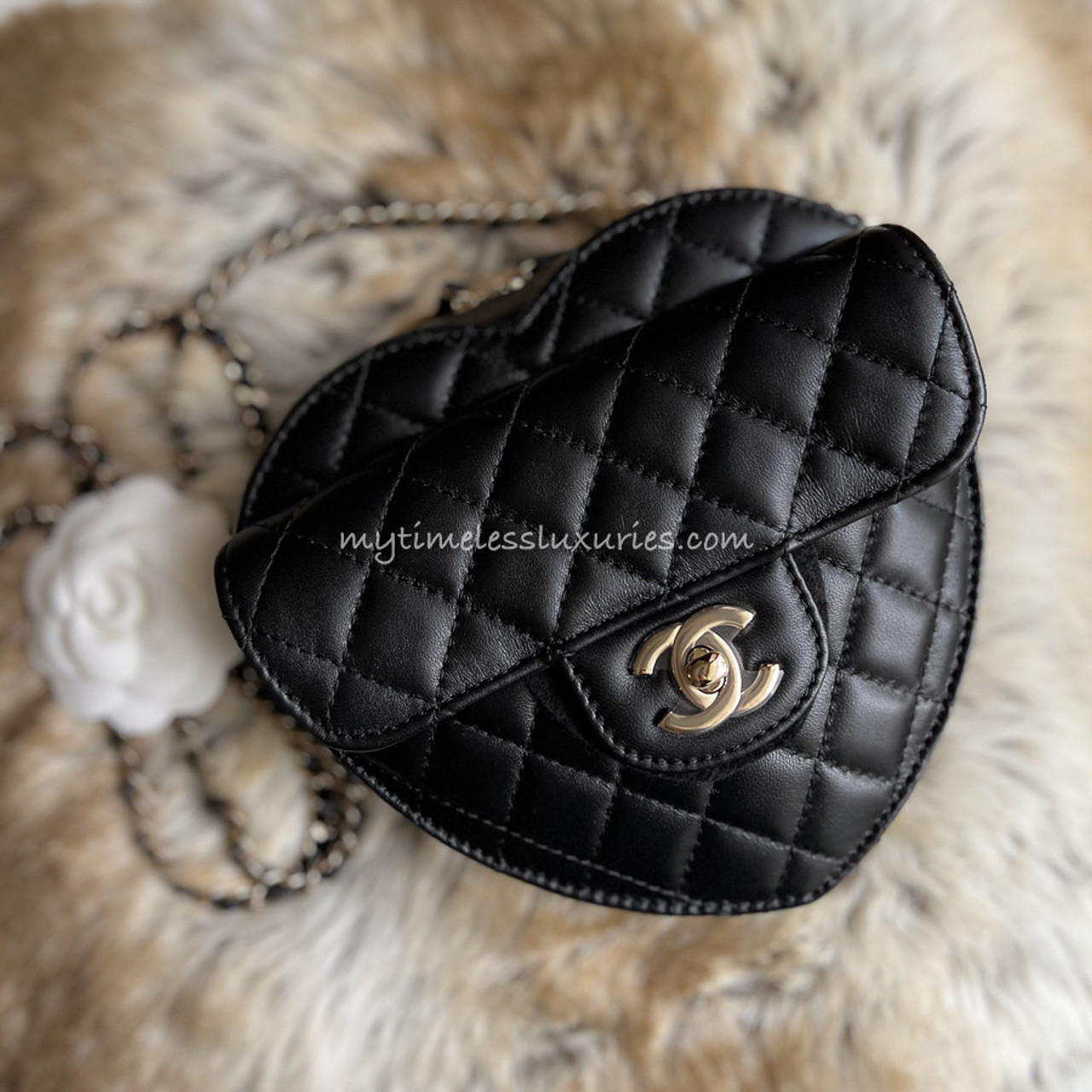 Chanel CC In Love Large Heart Bag Pink Lambskin Light Gold Hardware –  Madison Avenue Couture