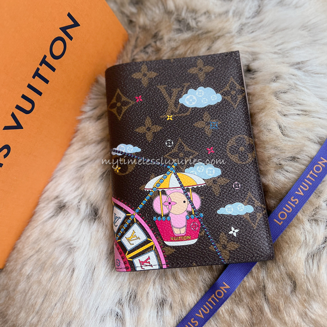 直売所店舗 ★★VIP★【LOUIS VUITTON】Passport Cover Vivienne