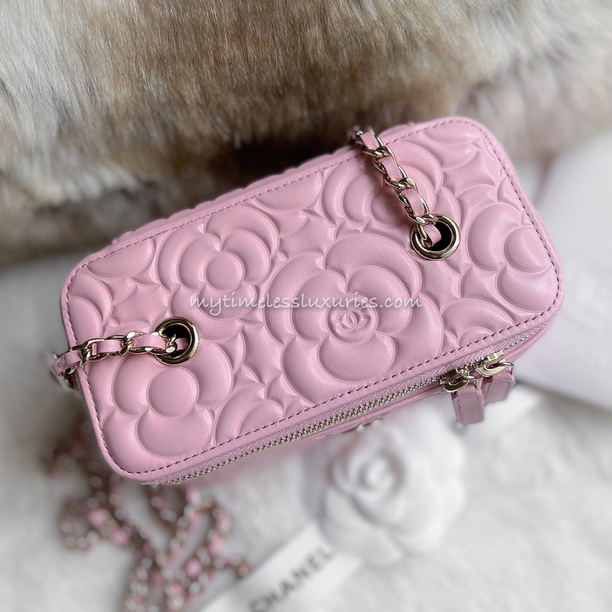 CHANEL Pale Pink Embossed Sunglass Case CHANEL 21S Camélia Embossed Vanity Case *New - Timeless Luxuries main image 4