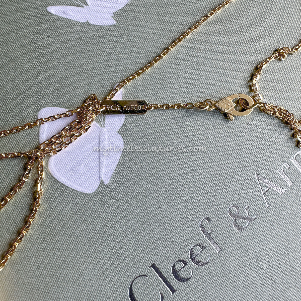 VAN CLEEF & ARPELS Vintage Alhambra Pendant/ Necklace MOP 18K YG