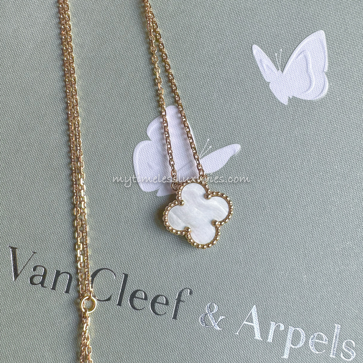 VAN CLEEF & ARPELS Vintage Alhambra Pendant/ Necklace MOP 18K YG