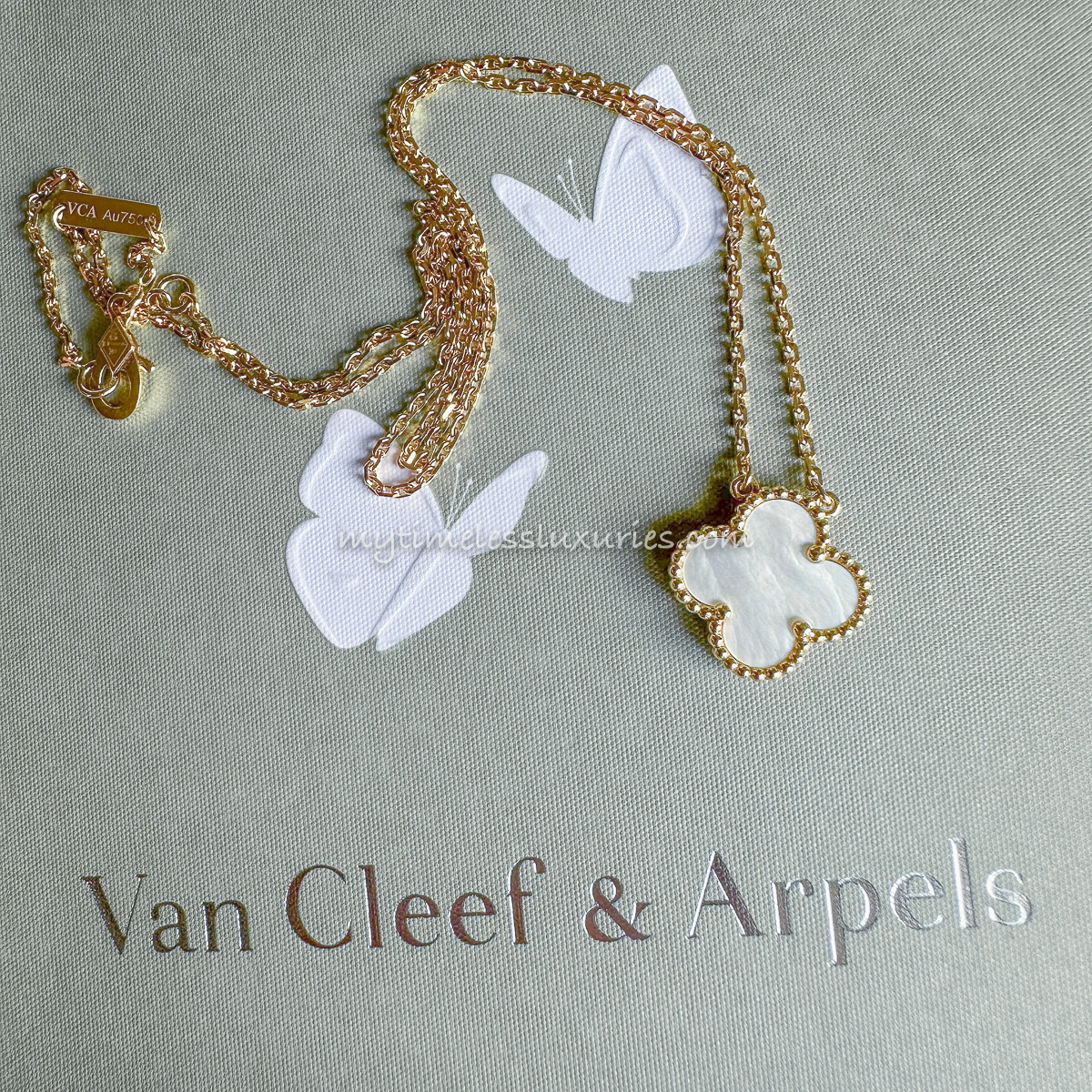 VAN CLEEF & ARPELS Vintage Alhambra Pendant/ Necklace MOP 18K YG