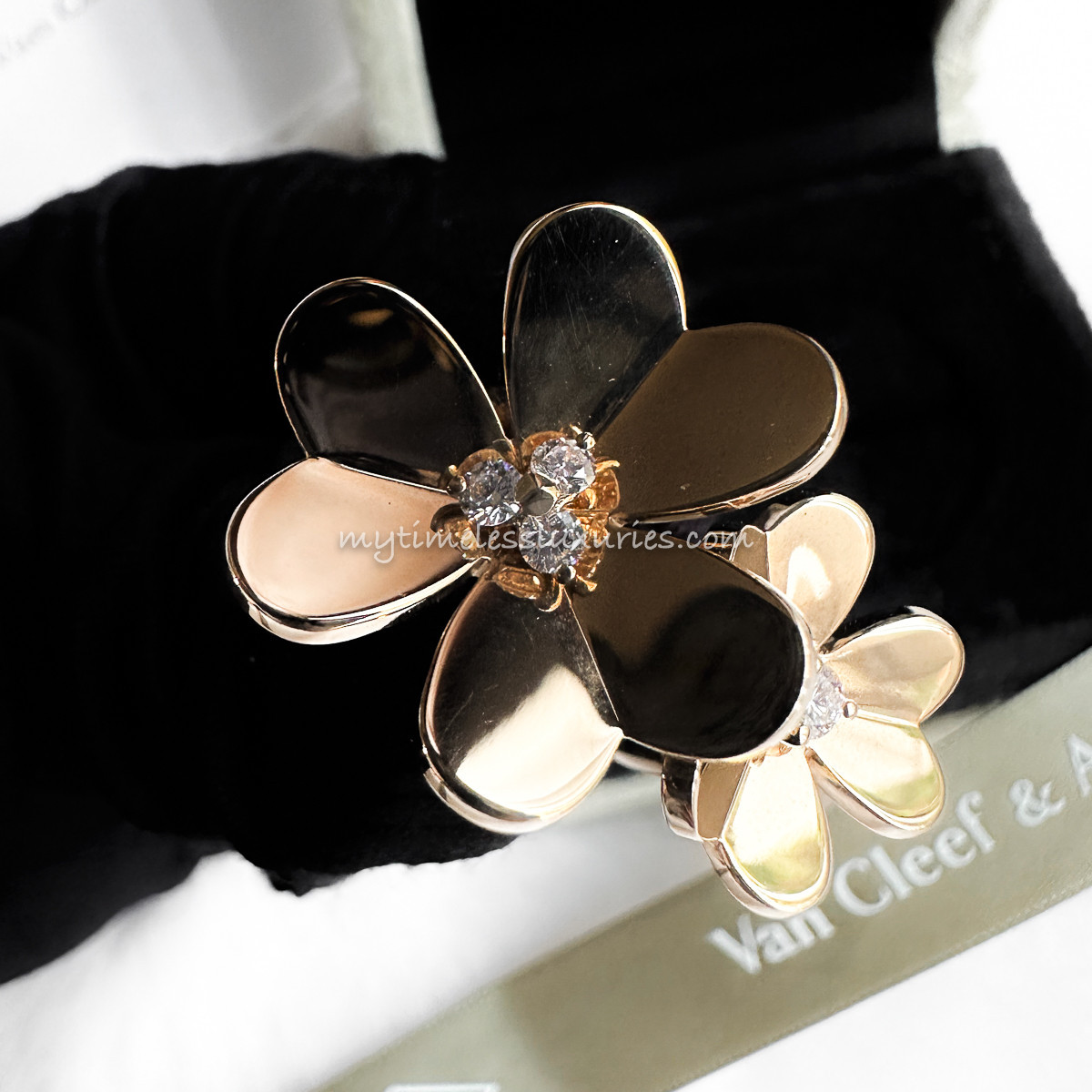 Van Cleef & Arpels リング Van Cleef & Arpels 18K White Gold Diamond Virevolte Leaf Ring 1.43