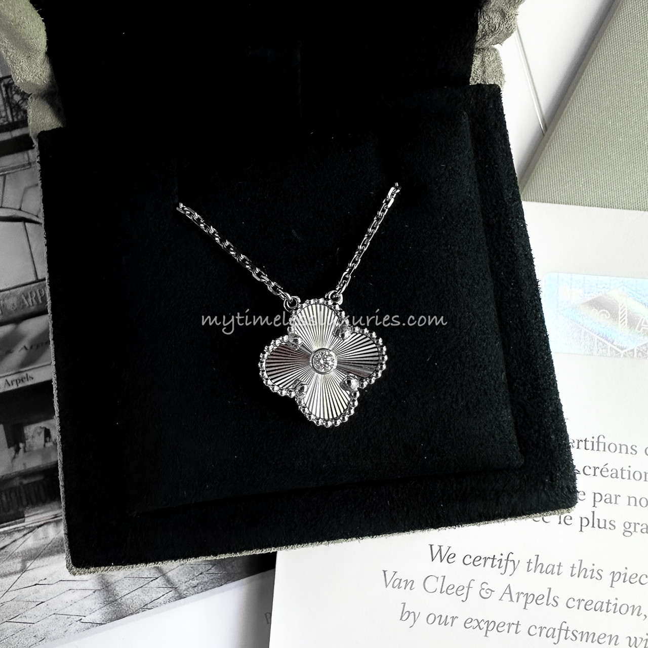 Van cleef holiday pendant 2020 price Clearance