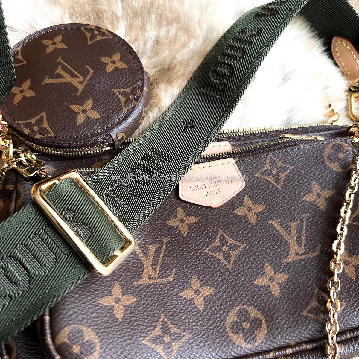 LOUIS VUITTON Multi Pochette Accessoires Khaki - Timeless Luxuries