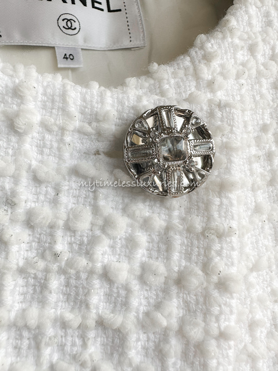 CHANEL 22C Little White Jacket 40 - Timeless Luxuries