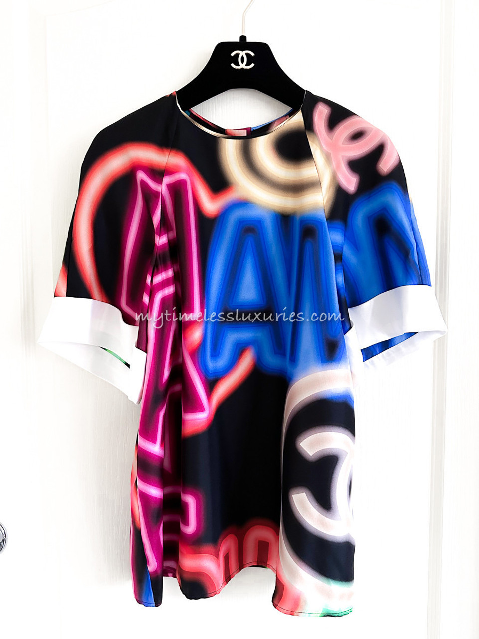 CHANEL 21S Multicolor Logo Silk Blouse 36 - Timeless Luxuries