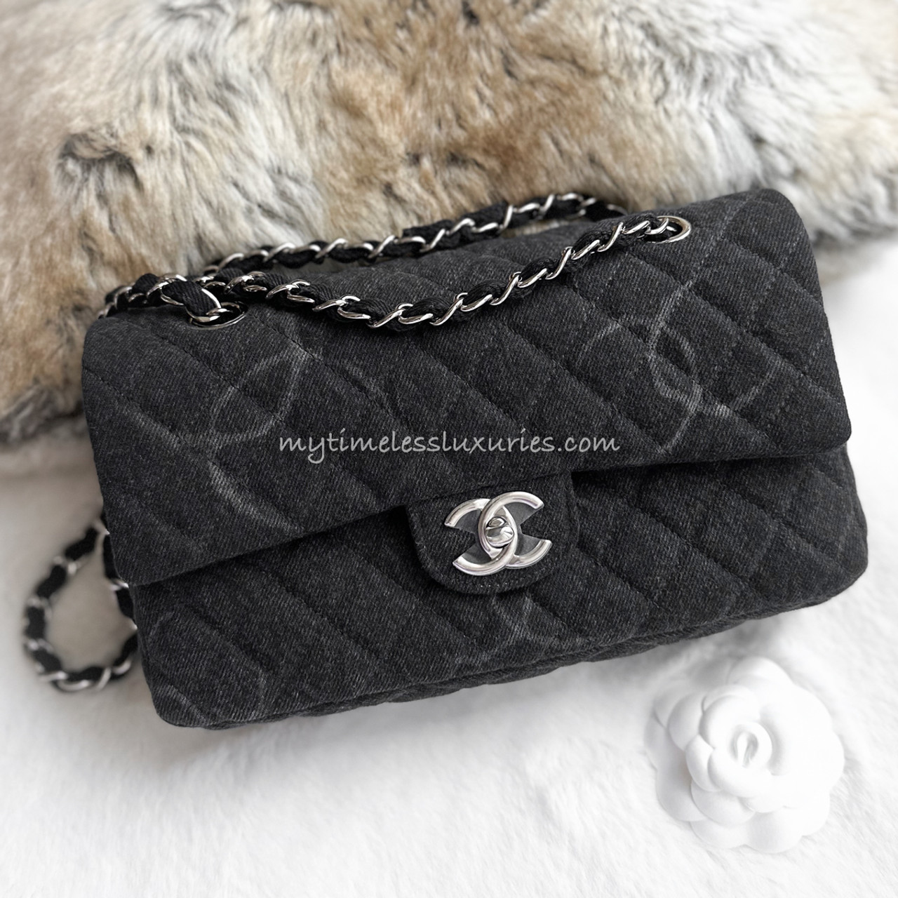 Authentic CHANEL Classic Flap Wallet Black Lambskin Leather ~ Medium Size