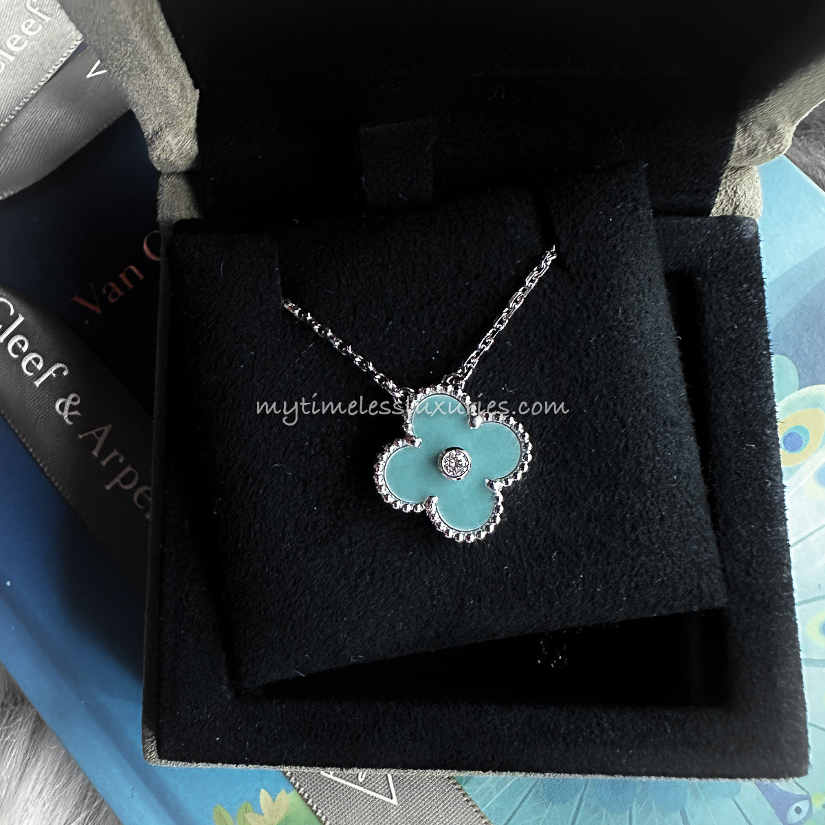 VAN CLEEF & ARPELS 2022 Holiday Pendant Celadon Sèvres/ Diamond