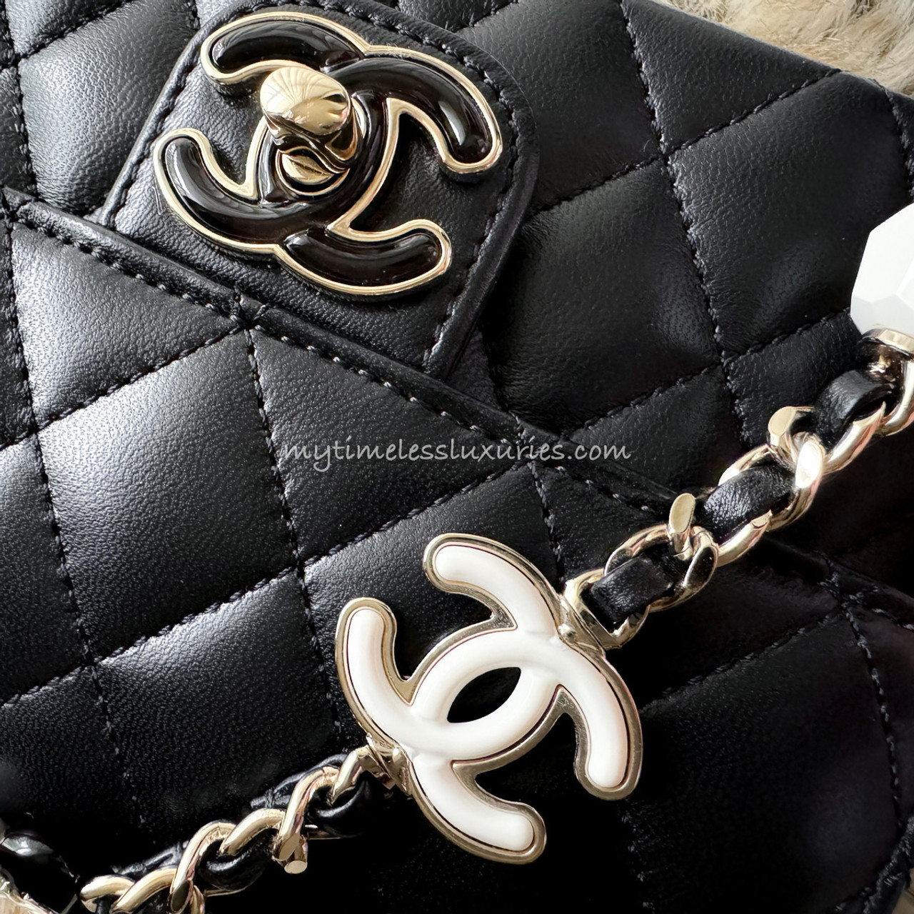 CHANEL 23P Mini Flap CC Heart Chain - Timeless Luxuries CHANEL 23P Mini Flap CC Heart Chain - Timeless Luxuries