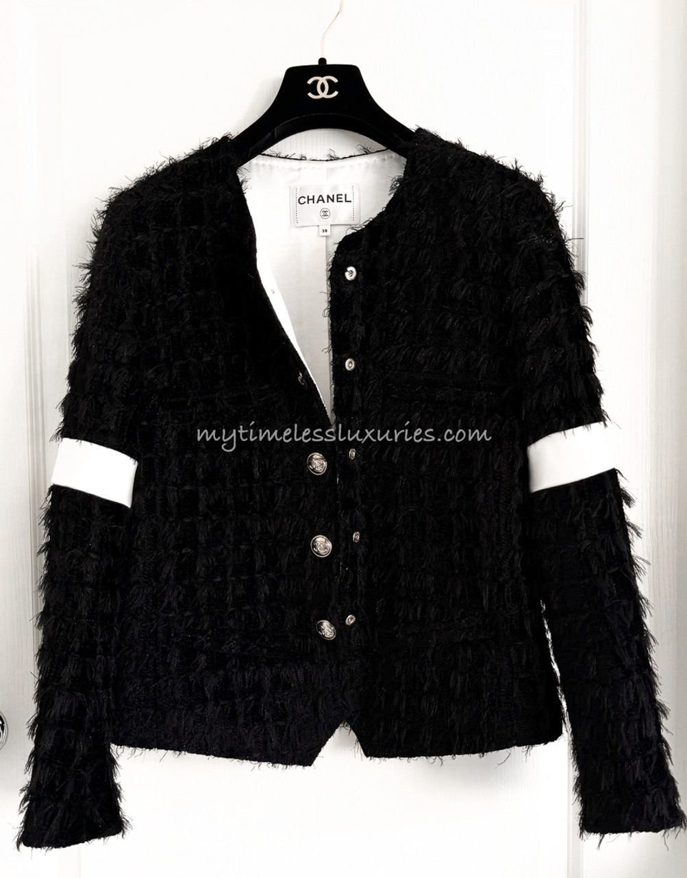 CHANEL 20K Runway Black Tweed Jacket 38 - Timeless Luxuries CHANEL 20K Runway Black Tweed Jacket 38 - Timeless Luxuries