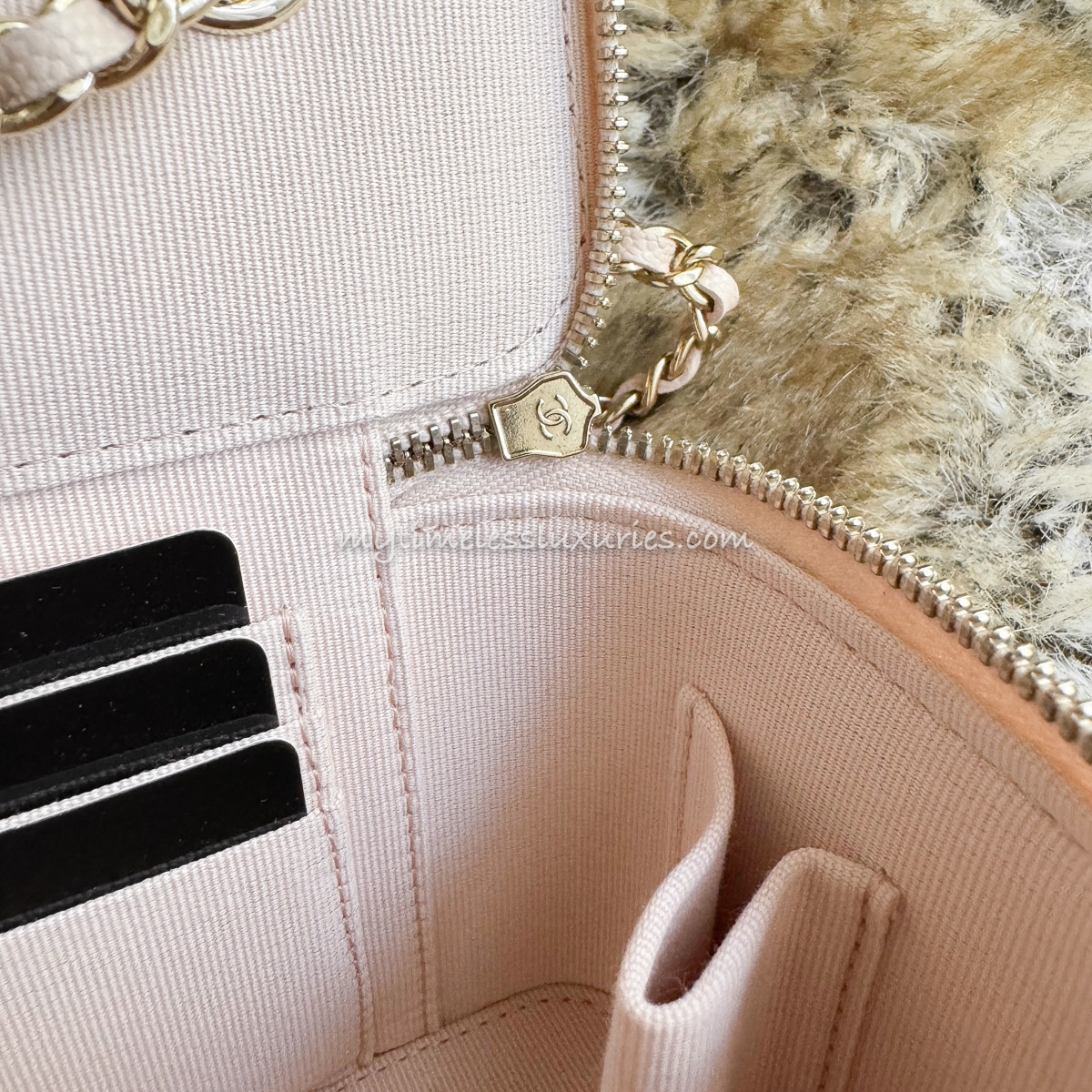 CHANEL 22C Lt Beige Caviar Vanity Case LGHW *New - Timeless Luxuries