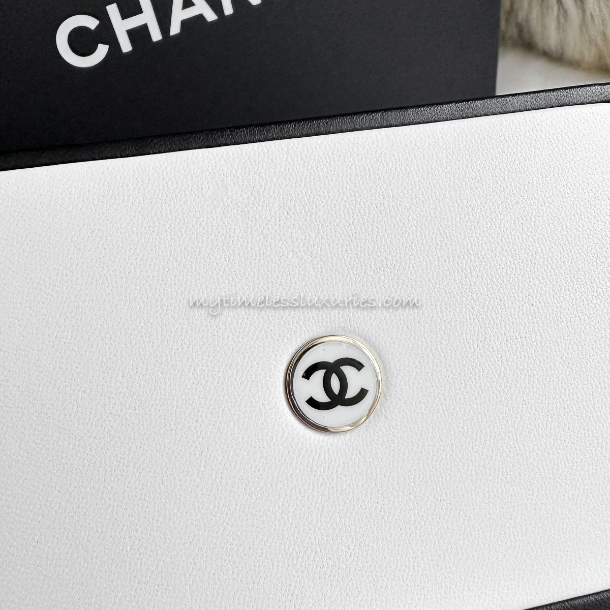 【新品未開封】CHANEL シャネル N°5 ミステリーボックス CHANEL No.5 Parfum Box Minaudiere *New - Timeless Luxuries