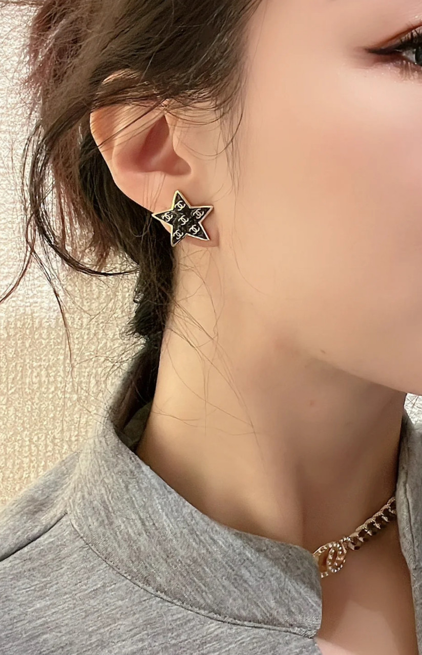 エレガント◆黄金の星が輝く♪【CHANEL】24C クルーズ ブローチ CHANEL 24C Star Earrings *New - Timeless Luxuries