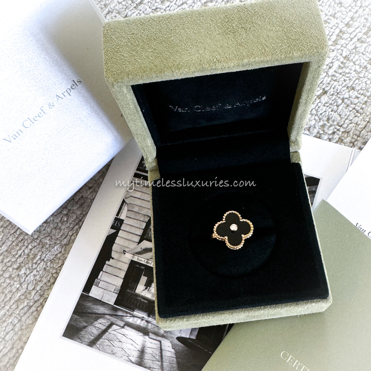 VAN CLEEF & ARPELS Vintage Alhambra Ring Onyx YG Diamond 51
