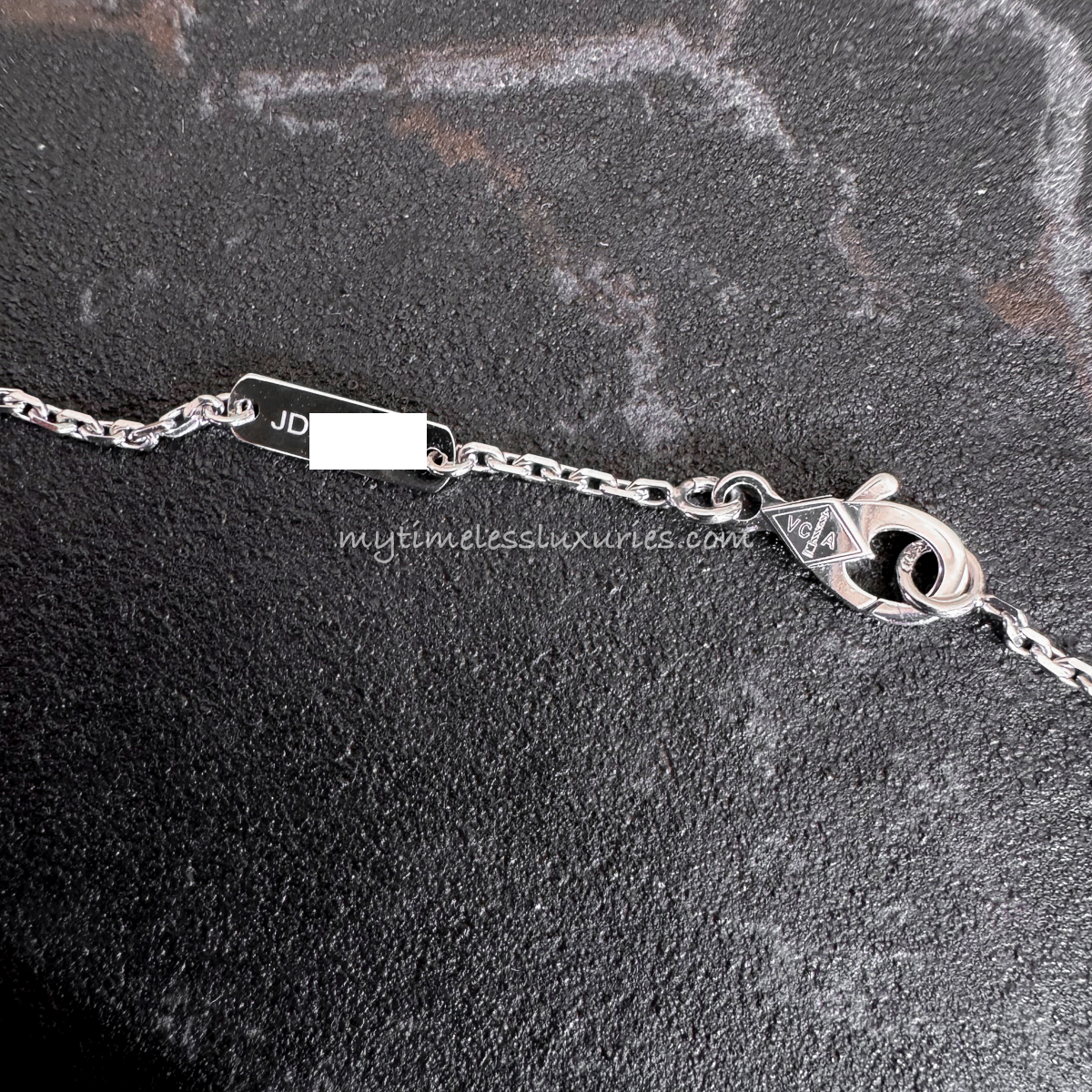 VAN CLEEF & ARPELS 2022 Holiday Pendant Celadon Sèvres Diamond WG