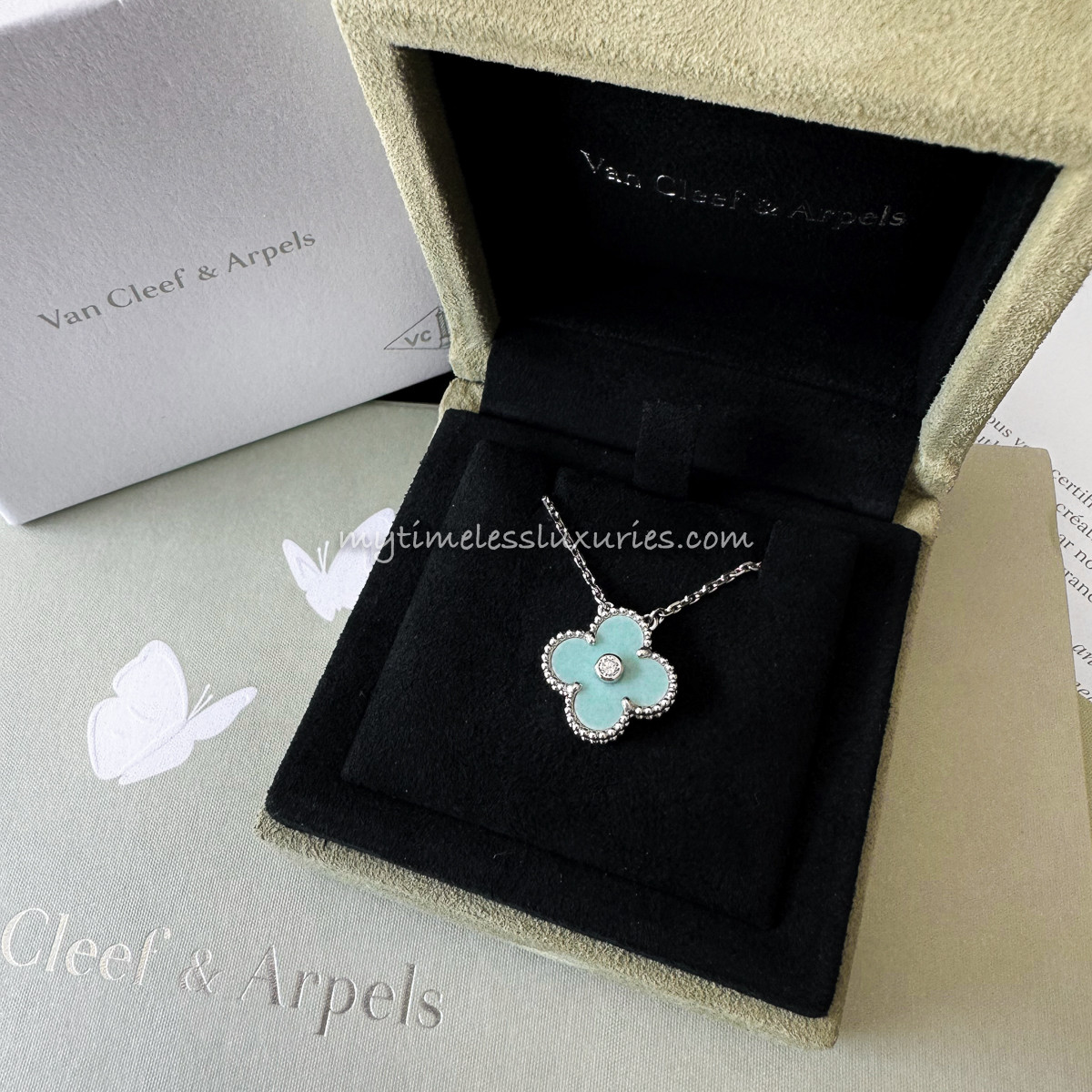 VAN CLEEF & ARPELS 2022 Holiday Pendant Celadon Sèvres Diamond WG