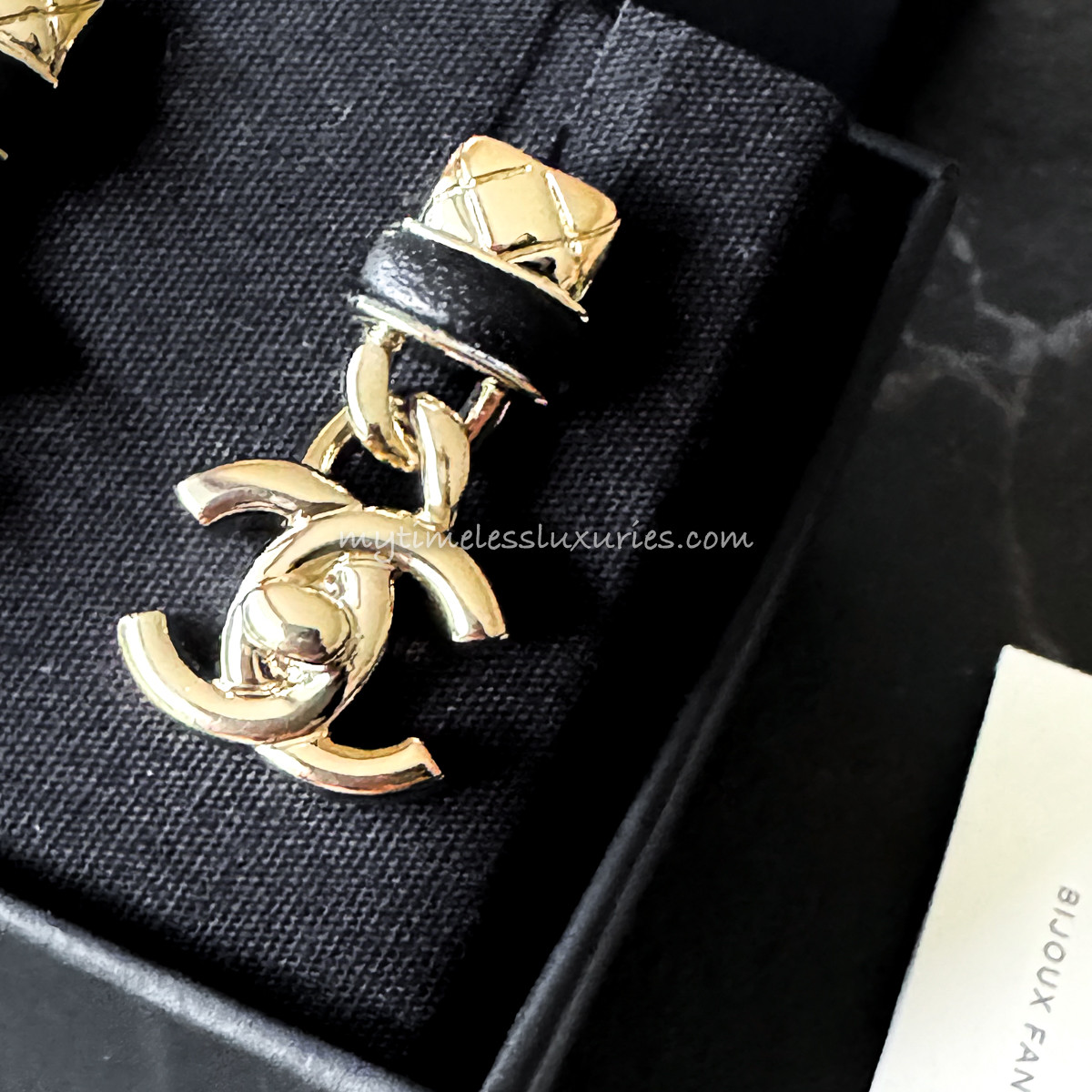 CHANEL 21S CC Turnlock Drop Earrings - Timeless Luxuries