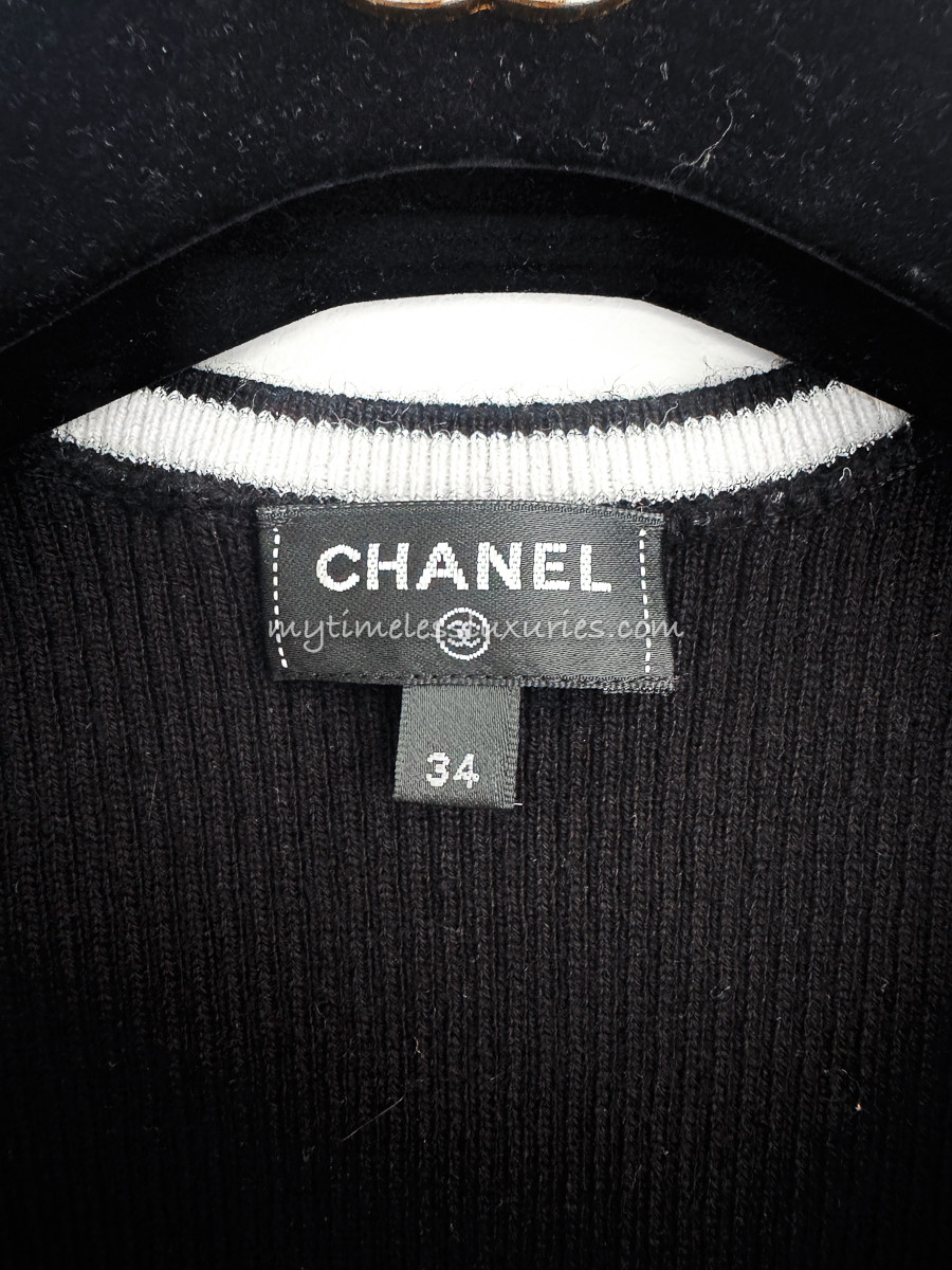 CHANEL 22B CC Heart Detail Knit Tank Top 34 - Timeless Luxuries
