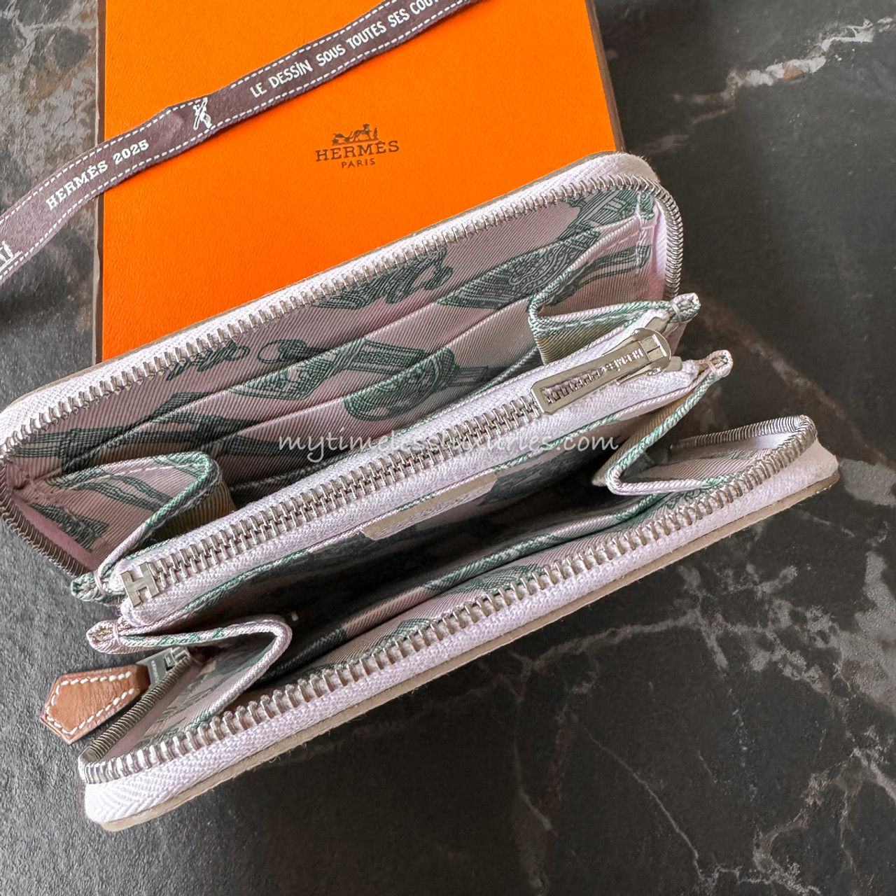 HERMES Silk'in Compact Wallet Mauve Pale/ Rose Darling/ Vert