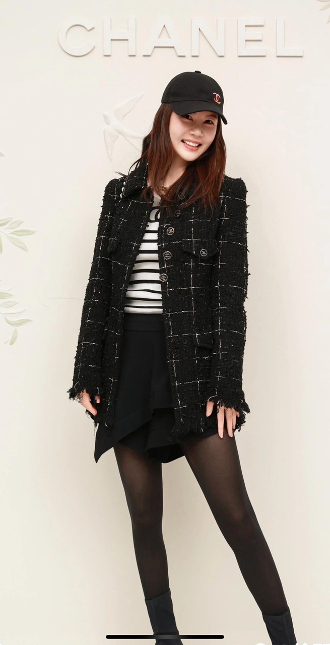 CHANEL 22C Black/White Tweed Jacket 38 *New - Timeless Luxuries