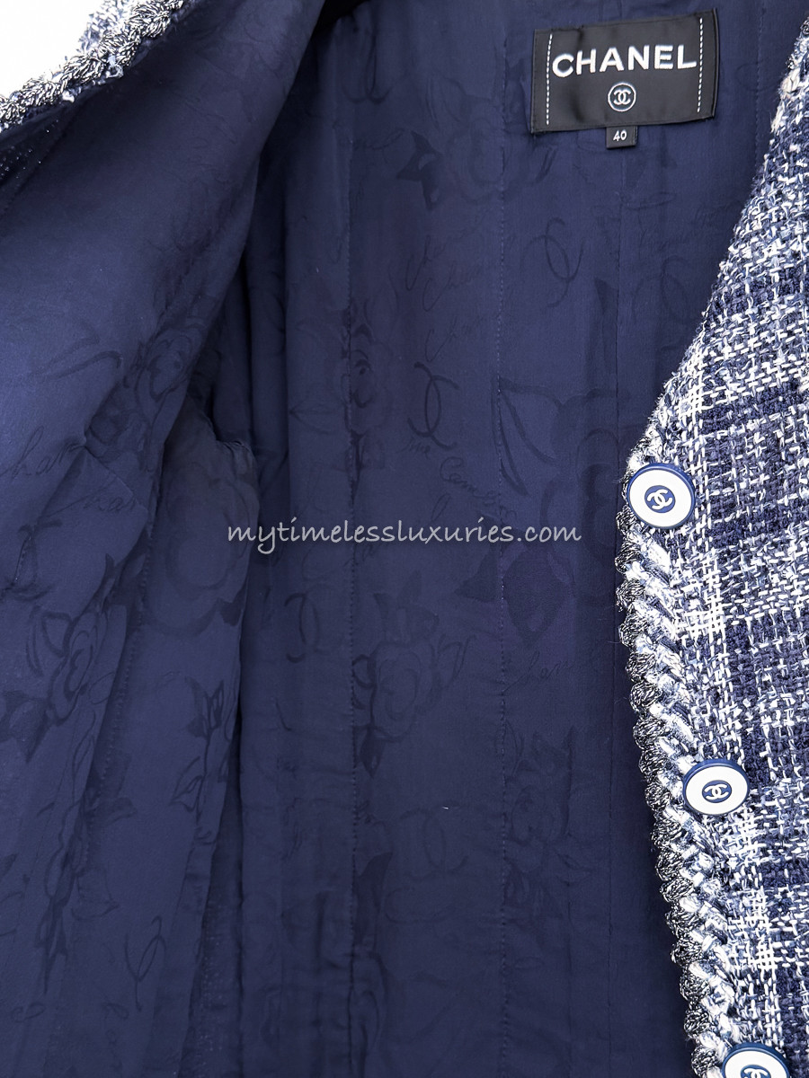 18P CHANEL ジャケット CHANEL 18P Blue Fantasy Tweed Jacket 36 - Timeless Luxuries