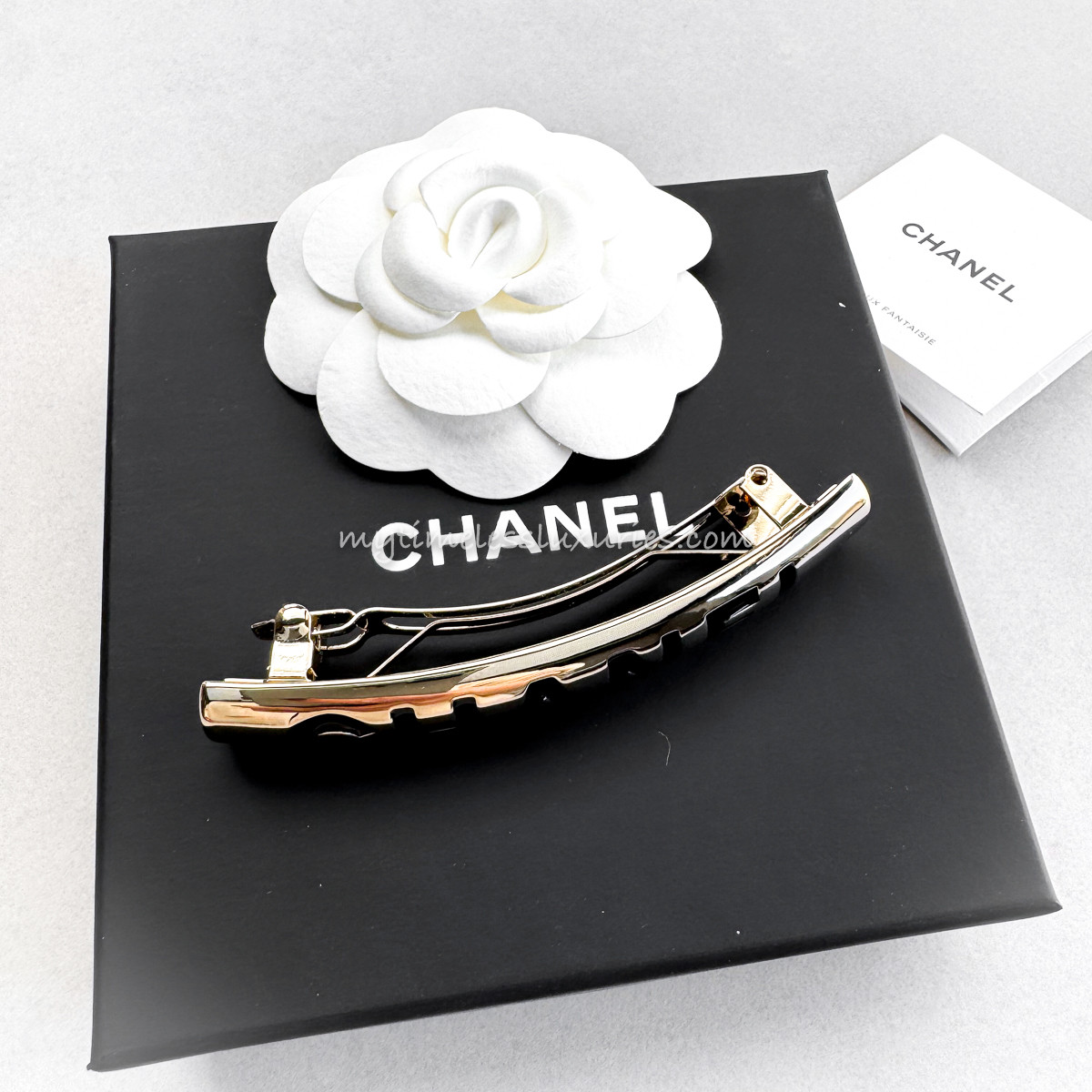 CHANEL BLACK HAIR CLIPS BARRETTE LOGO NWT display picture 3