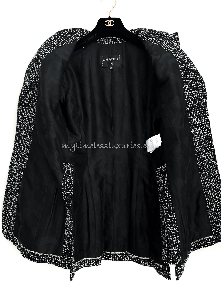 CHANEL 23P Tweed Blazer Jacket 38 - Timeless Luxuries