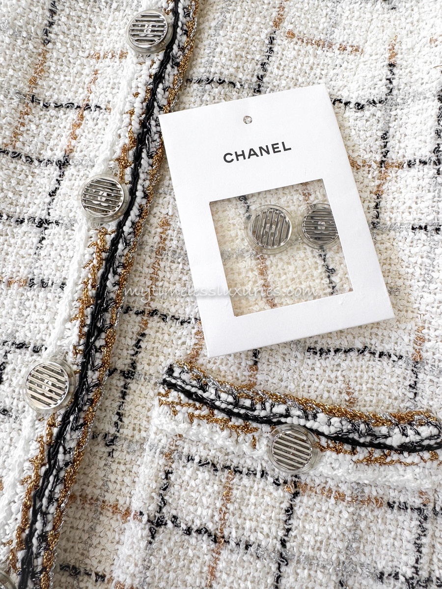 ジャケット・アウター CHANEL CHANCE CHANEL 17S Fantasy Tweed 'Robot' Jacket 38 White - Timeless