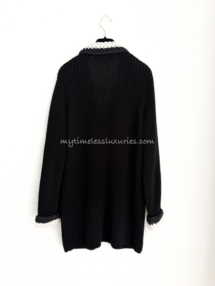 CHANEL 22C Knit Cardigan Black/ Ecru 36 - Timeless Luxuries