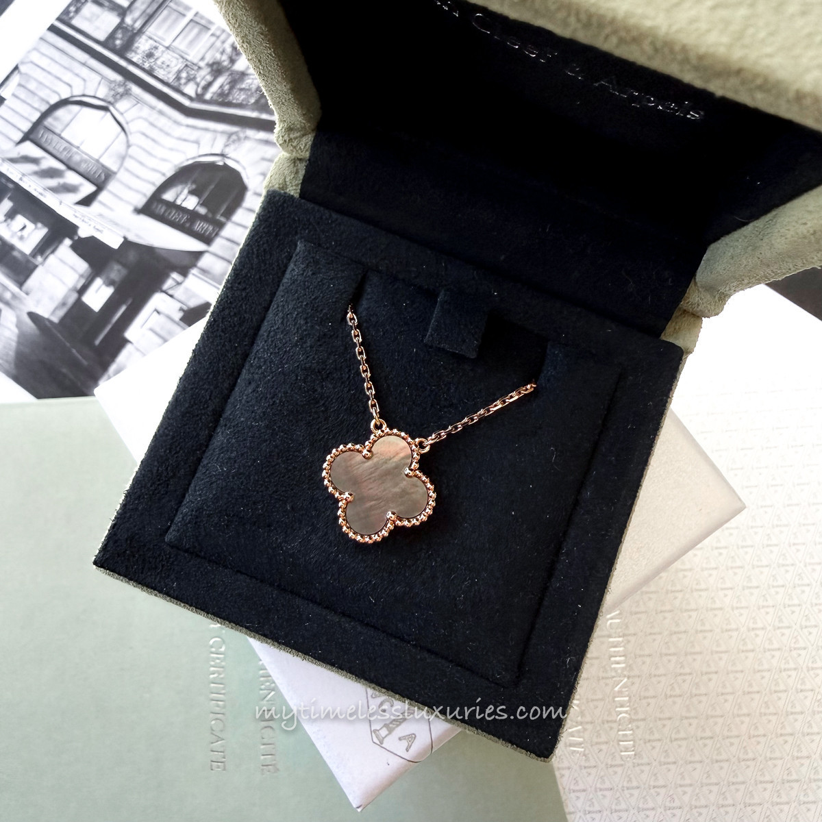 VAN CLEEF & ARPELS Vintage Alhambra Pendant/ Necklace Grey MOP RG