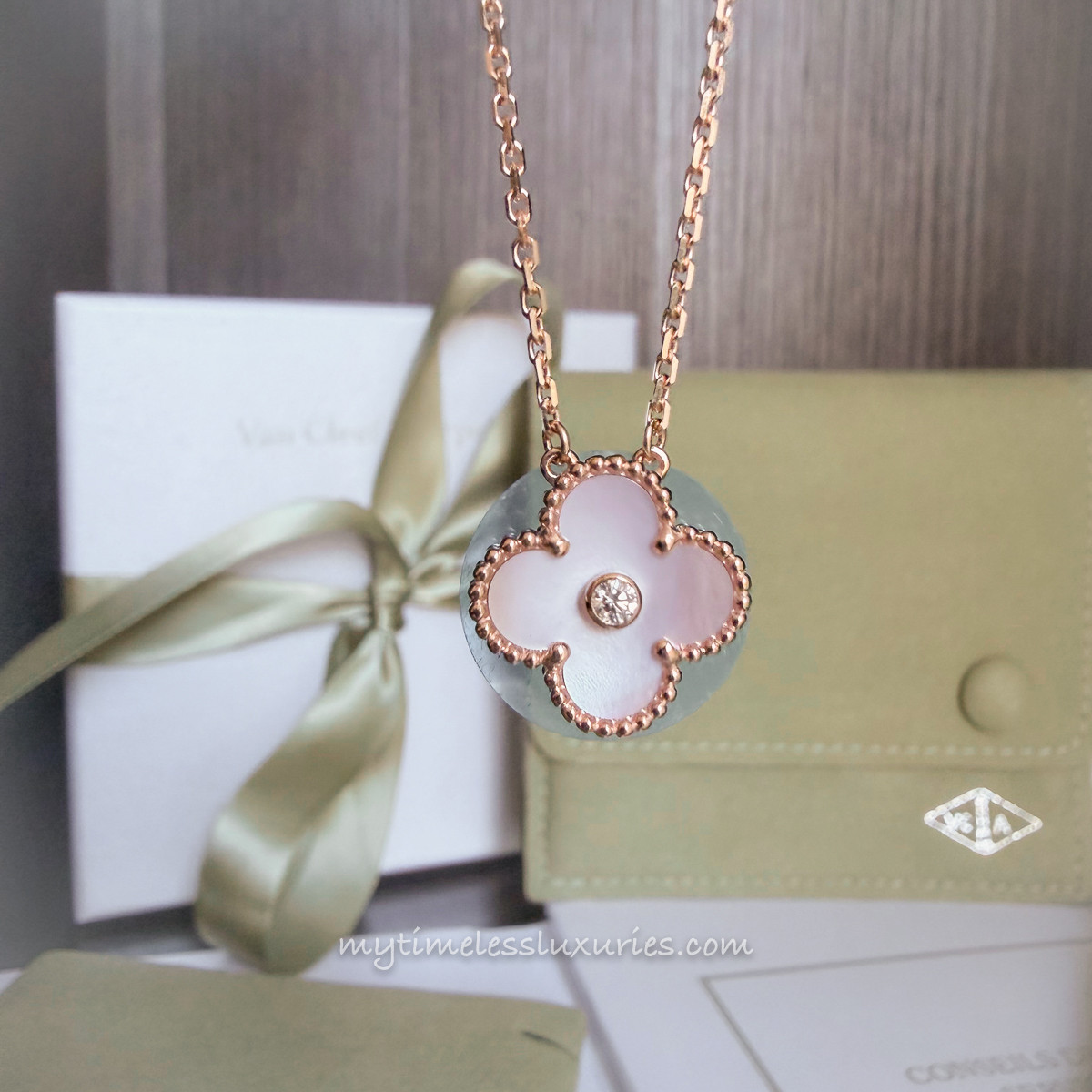 VAN CLEEF & ARPELS 2025 Holiday Pendant Pink MOP/ Diamond/ RG *New