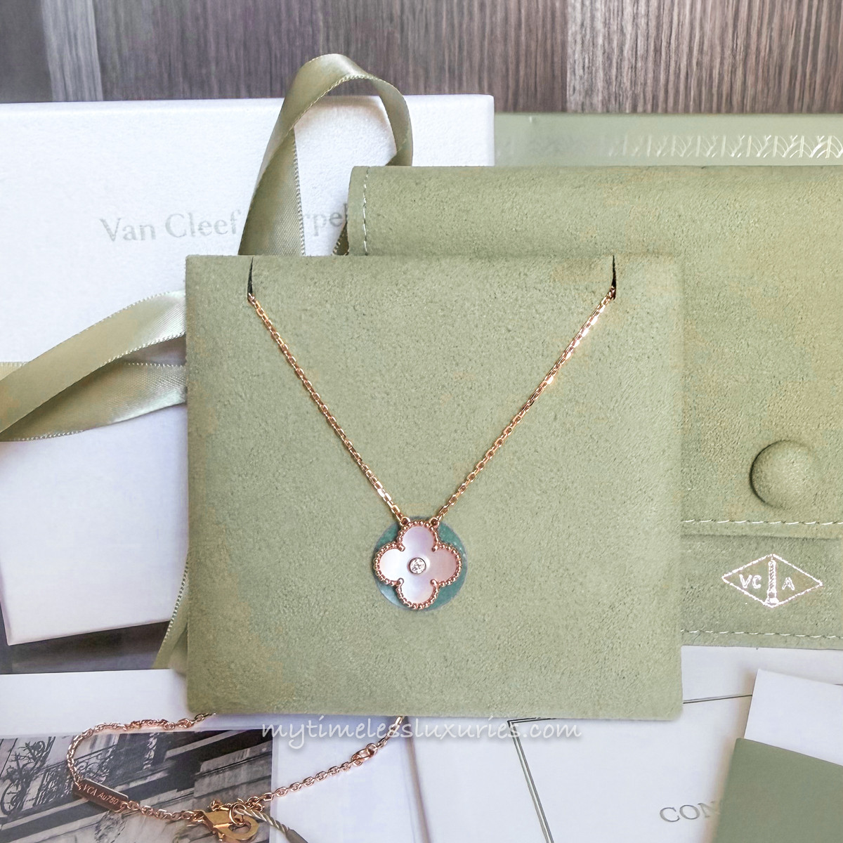 VAN CLEEF & ARPELS 2025 Holiday Pendant Pink MOP/ Diamond/ RG *New