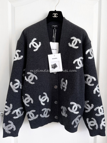CHANEL 19B Cashmere Pullover Snowflake Buttons 38 FR - Timeless Luxuries