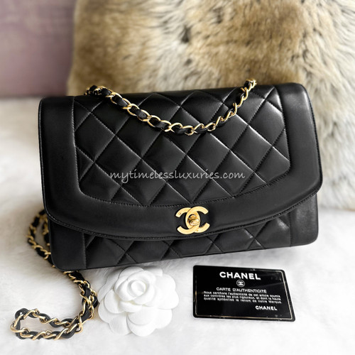 CHANEL 22P Small Vanity Case with Chain in Black Lambskin