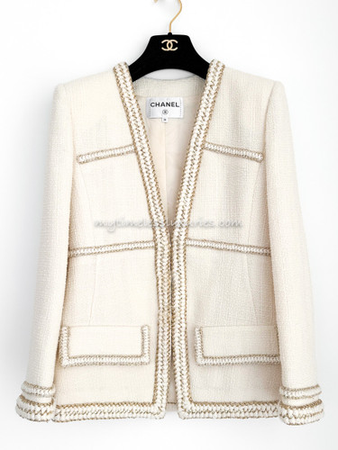 CHANEL 17A Paris-Cosmopolite Ecru Tweed Jacket 36